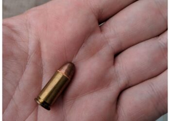 Proiettile arma da fuoco in cassetta posta