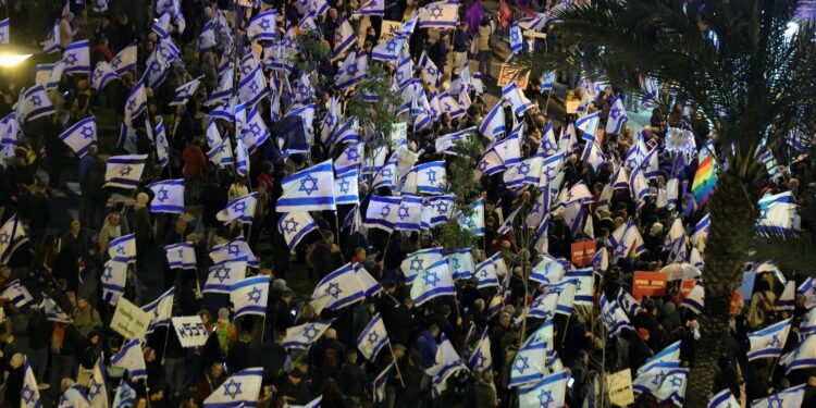 Migliaia a Tel Aviv e in altre città contro il governo Netanyahu