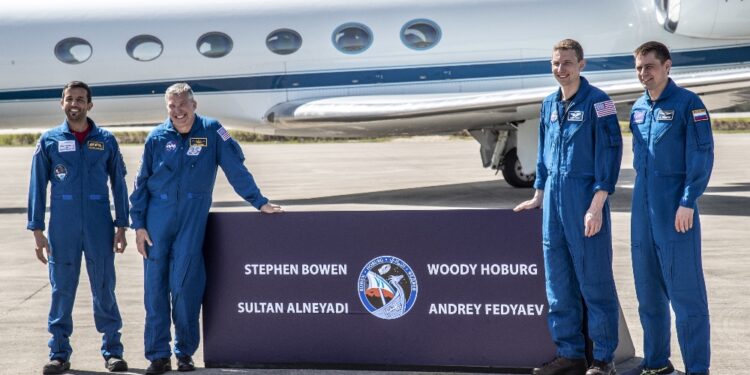 Decollerà lunedì verso l'Iss con sei astronauti a bordo