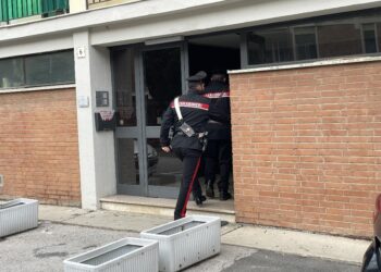Ora la ragazza è in una comunità