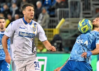 Una fase di Como-Frosinone (foto Roberto Colombo)