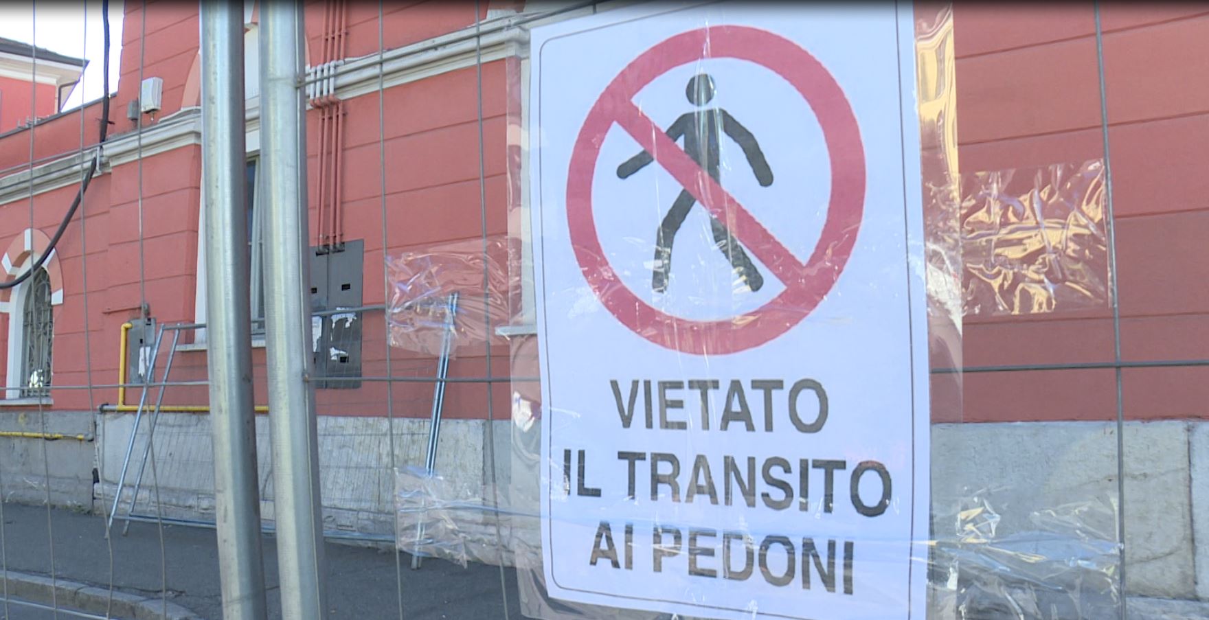 Como, lavori per i marciapiedi. Il cantiere prosegue in Largo Leopardi