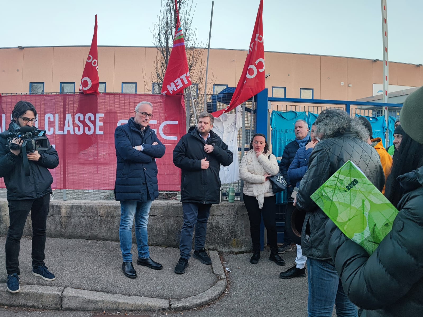 Nonwovens di Mozzate, delegazione Pd al presidio dei dipendenti