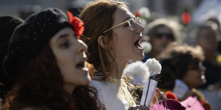 Commissione su status donne esamina violenza online