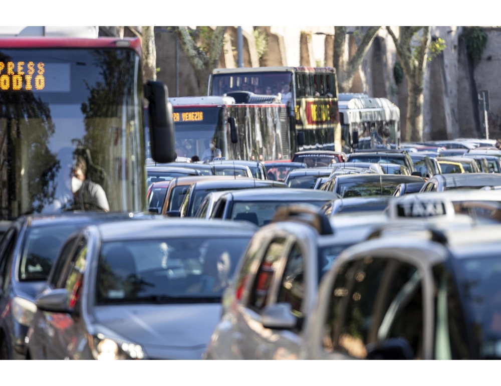 A Roma ogni giorno elevate 3500 multe per sosta irregolare