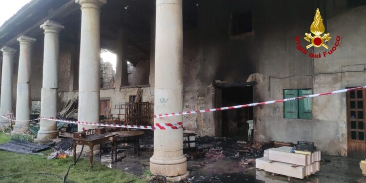 Fiamme nel complesso vicentino dichiarato Patrimonio dell'Unesco