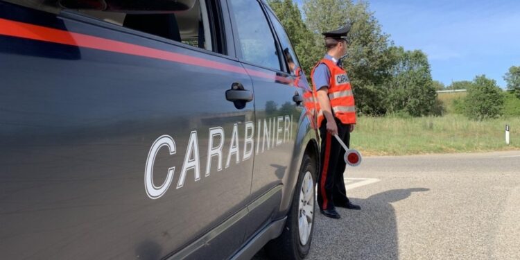 L'uomo bloccato in un campo su segnalazione di un agricoltore