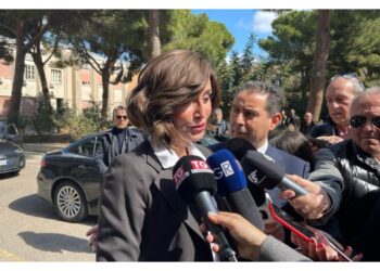 La ministra a Cagliari: 'dagli errori si impara'
