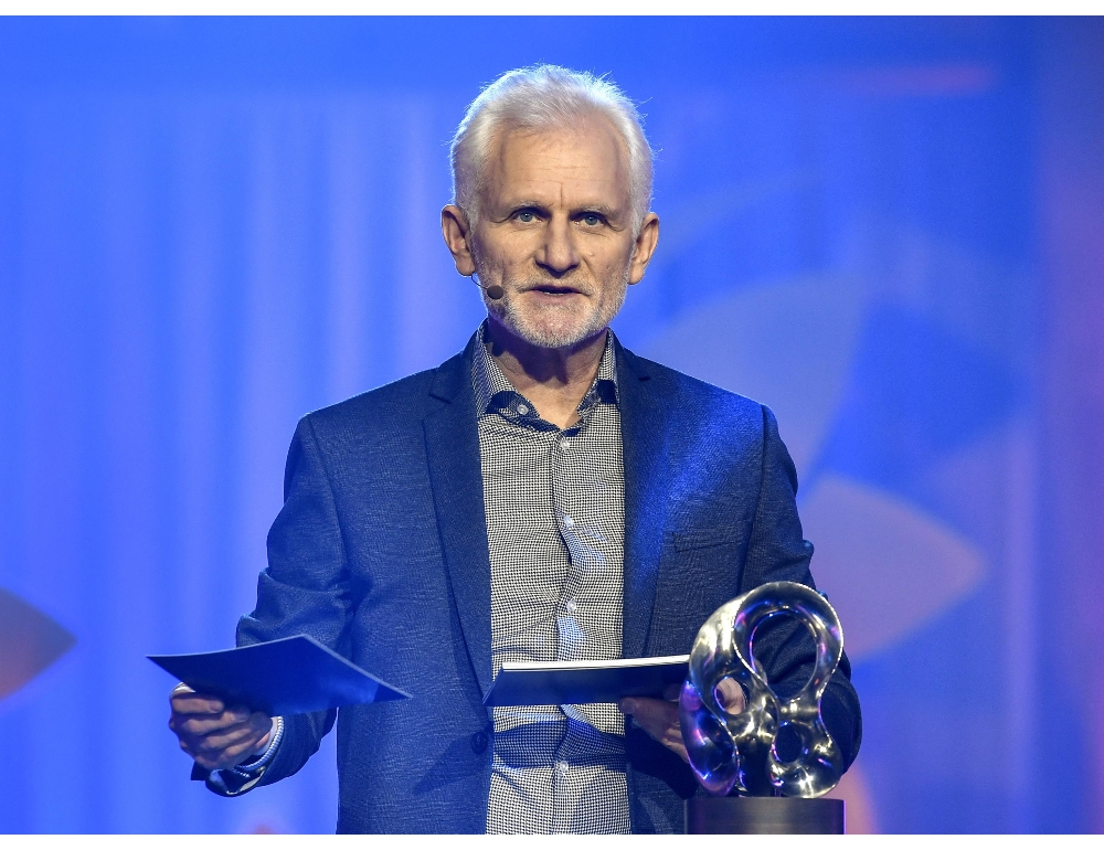 Bielorussia: 10 anni di carcere al premio Nobel Bialiatski