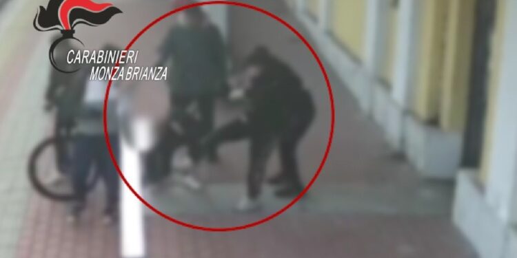 Responsabili di un pestaggio per le strade di Meda