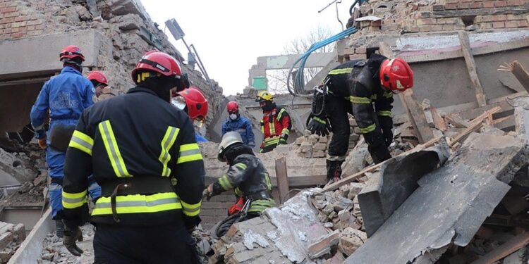 Soccorritori hanno recuperato i corpi di altre 3 persone