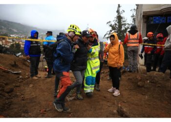 Distacco da montagna ha devastato parte della città di Alausì