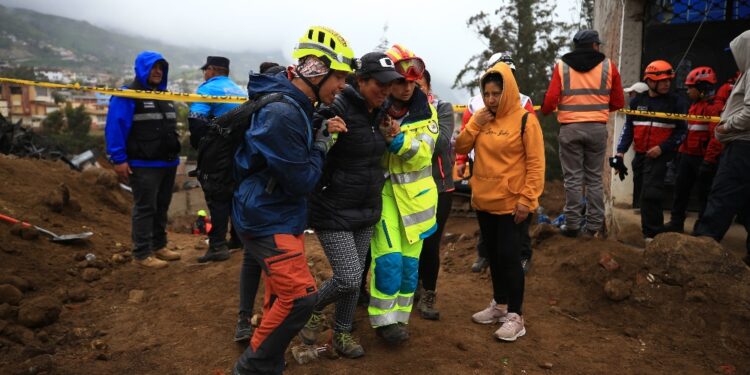 Distacco da montagna ha devastato parte della città di Alausì