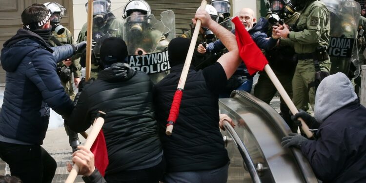 Manifestazioni in tutto il Paese