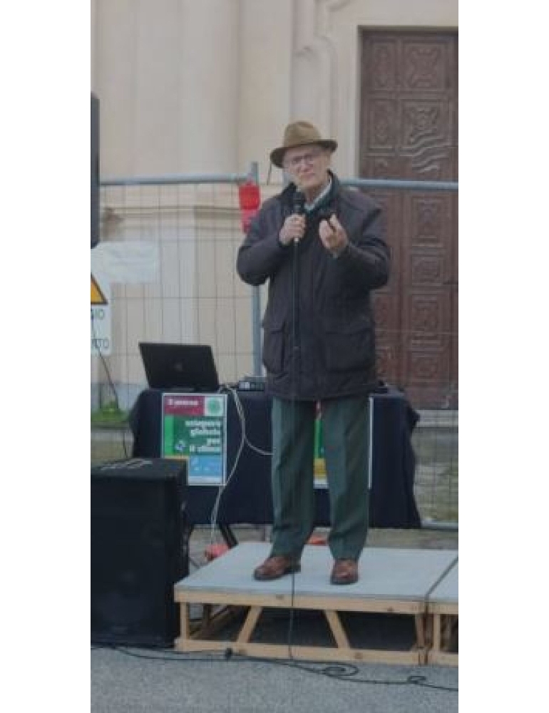 In piazza a Casale sciopero per il clima, Eternit insegna