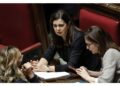 Stop a baci e abbracci indesiderati