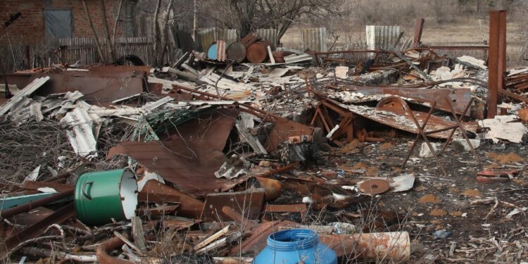 Colpito un edificio residenziale