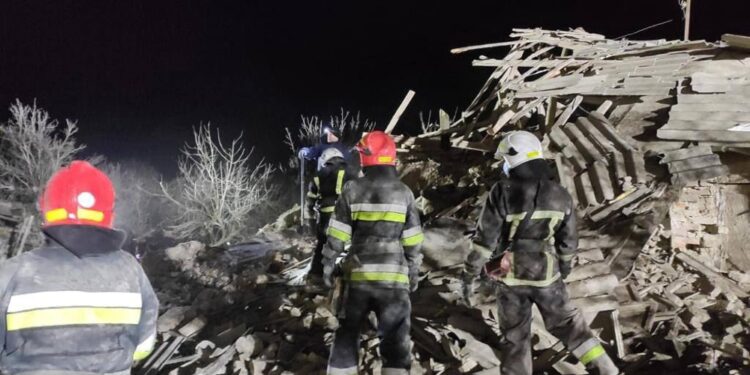 'll nemico continua a bombardare i civili e le infrastrutture'