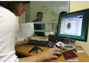 Donna usa falso codice fiscale
