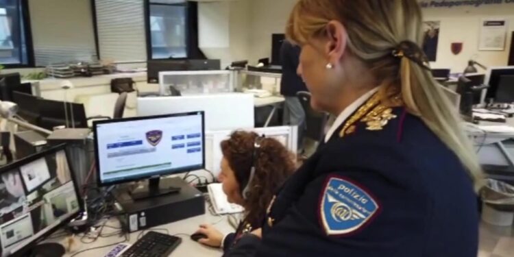 In 3 anni il gruppo criminale aveva 'incassato' 400 mila euro