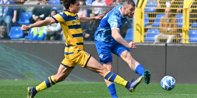 Cerri in azione contro il Parma nella scorsa stagione  (foto Roberto Colombo)