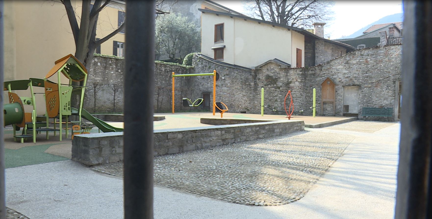 Parco giochi di via Vittorio Emanuele. Finiti i lavori, riapertura in settimana