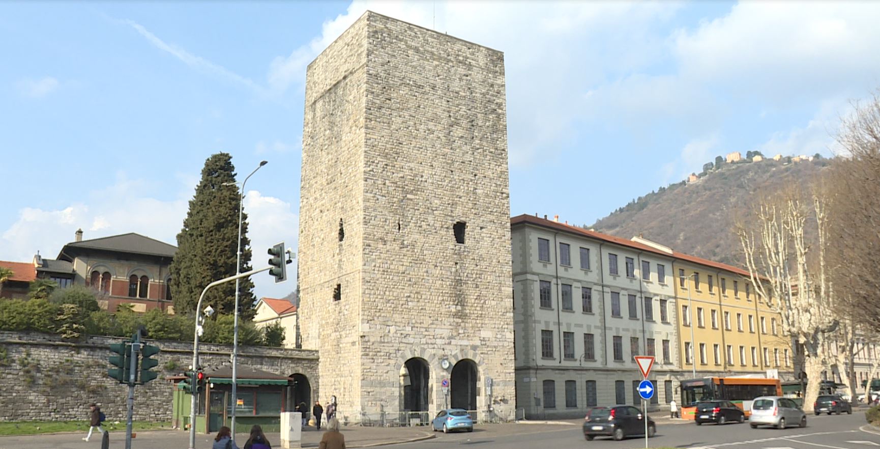Porta Torre sorvegliata speciale. Le perizie non escludono nuovi distacchi