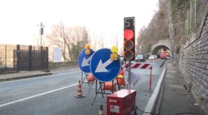 Intervento di sicurezza, senso unico alternato ad Albavilla in via Prealpi