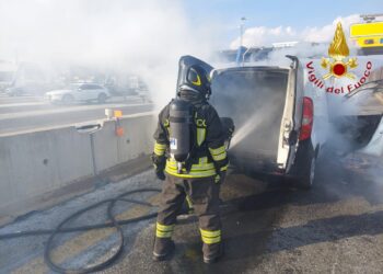 Incendio auto A9