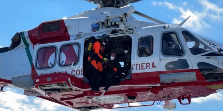 Ricerche in mare e con elicottero a Stintino