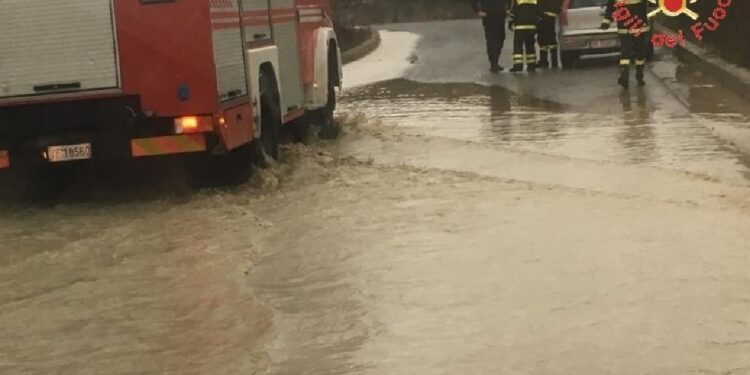 Incidente nel Cosentino. Corpo trovato poco distante da vettura