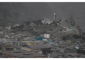 Uno dei tre attivi nel Paese con il Cotopaxi e El Reventador