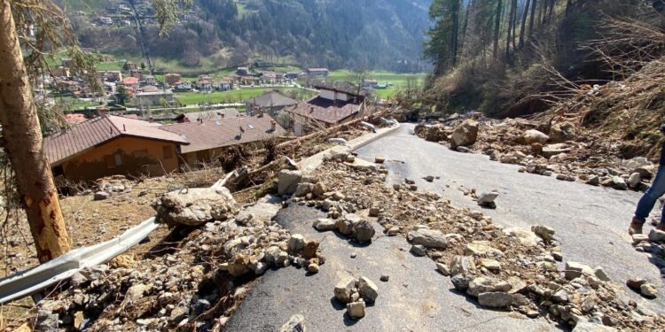 Sono dieci gli evacuati