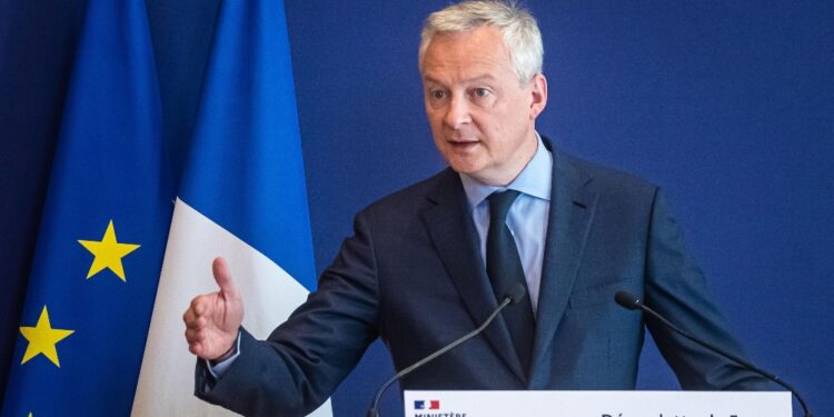 Parigi presenta piano di stabilità finanziaria 2023-2027