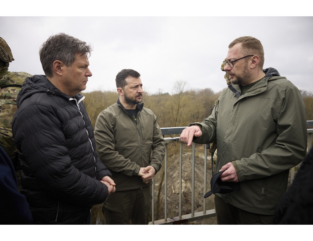 Habeck a Zelensky, mi sono vergognato per ritardo in invio armi