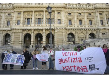 Papà studentessa: rimasto freddo ma hanno chiesto scusa