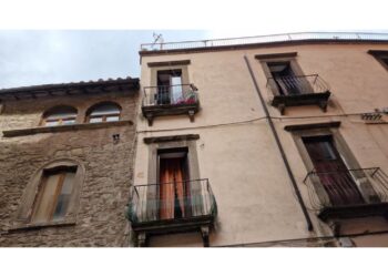 Visionati i filmati delle telecamere della zona