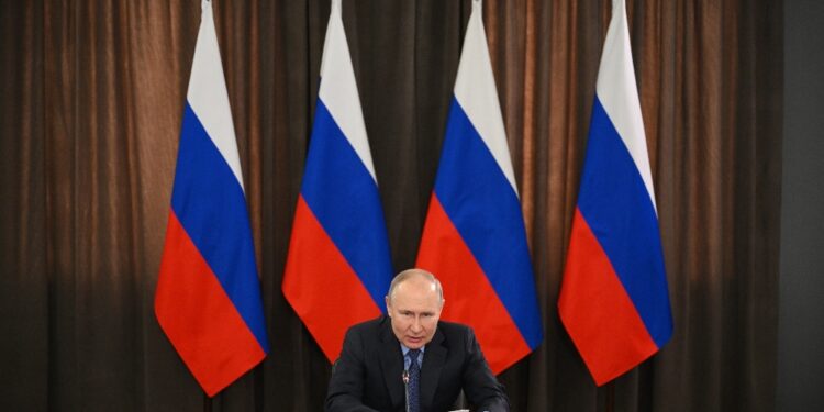Lo zar all'ambasciatrice: 'Avete sostenuto un golpe a Kiev'