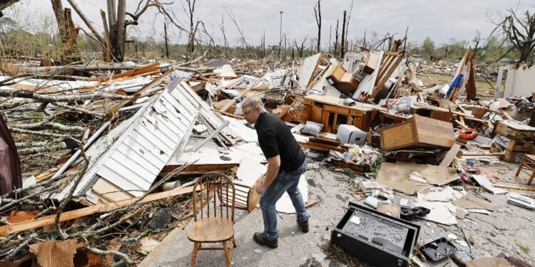 Violente tempeste hanno colpito il Sud e il Midwest