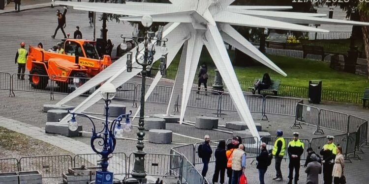 Per il crollo sono indagate 12 persone