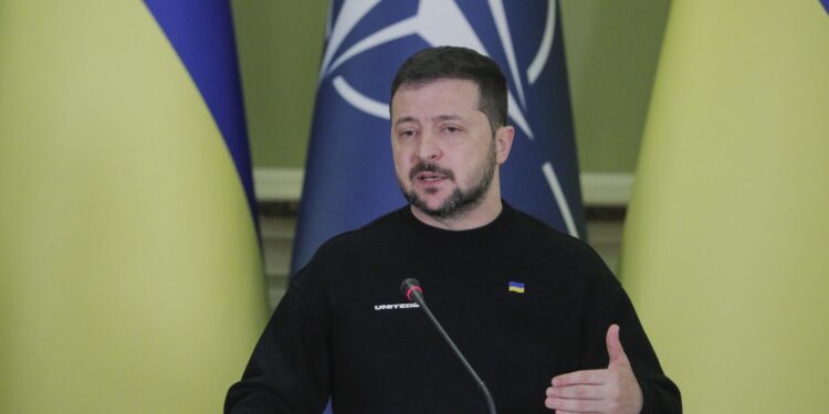 Presidente ucraino riunisce lo Stato maggiore