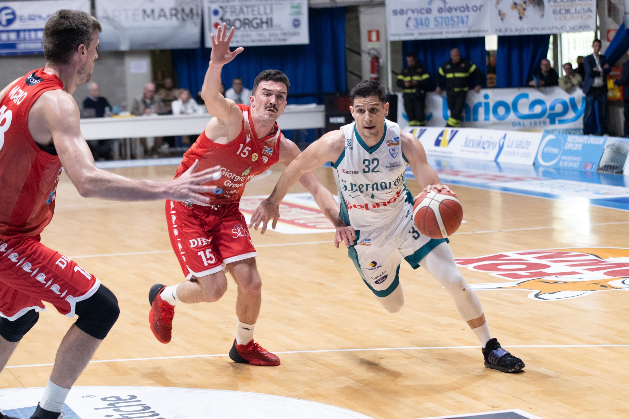 Basket, sconfitta in casa per Cantù contro Pistoia. Brianzoli fermi a 8 punti