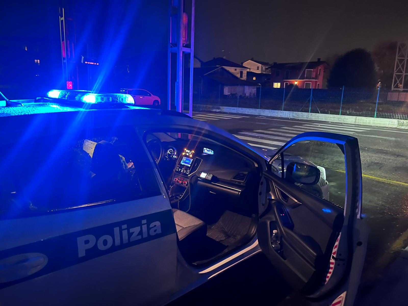 Inseguimento sulle strade di Cantù, 21enne fugge all’alt e prova a speronare la polizia locale