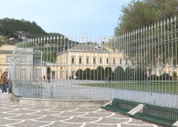 Villa Olmo, riparato il cancello pericolante