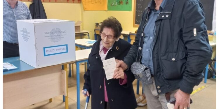 All'Inrca di Ancona vota una 95enne ricoverata