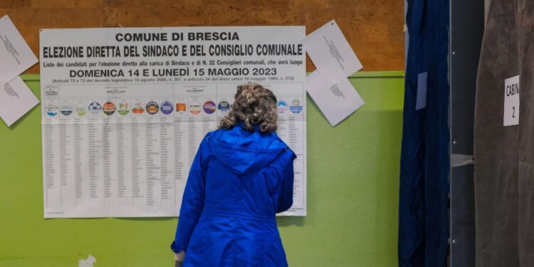 Si vota in 595 comuni