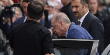 Il leader turco celebra la vittoria a Istanbul