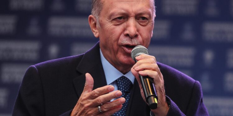 Leader turco: 'accetteremo il risultato che esce dalle urne'