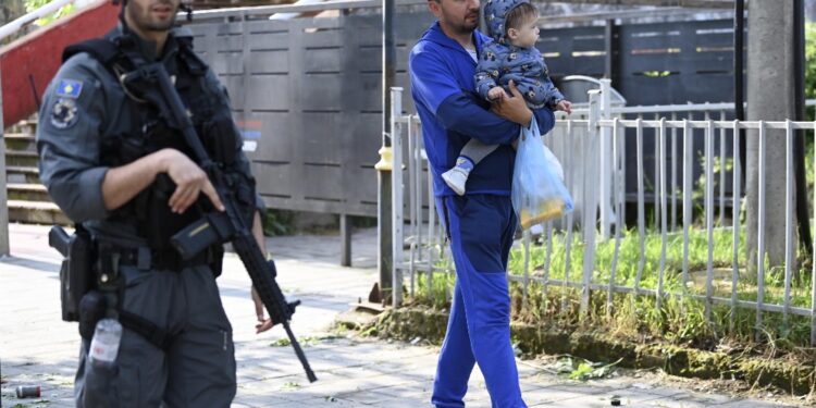 Dopo scontri tra serbi locali e polizia. Appelli alla calma