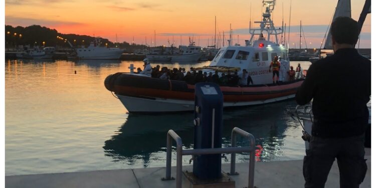 Soccorsi in mare nella notte